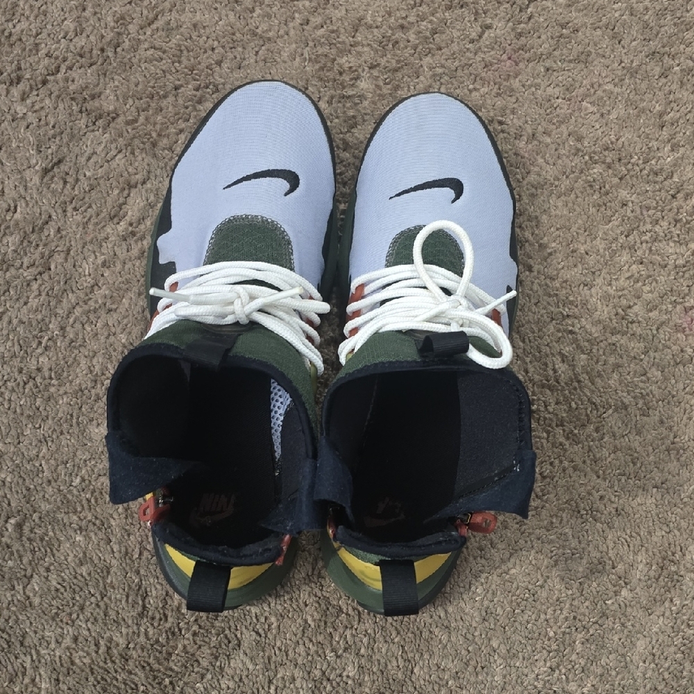 Nike Kids' White and Green Sneakers - Picture 1 of 5